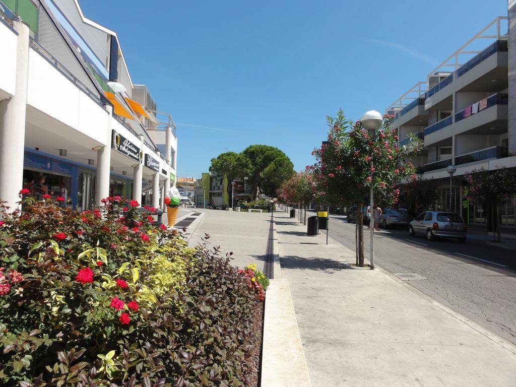 Ivana - Appartamenti Bibione Bagian luar foto