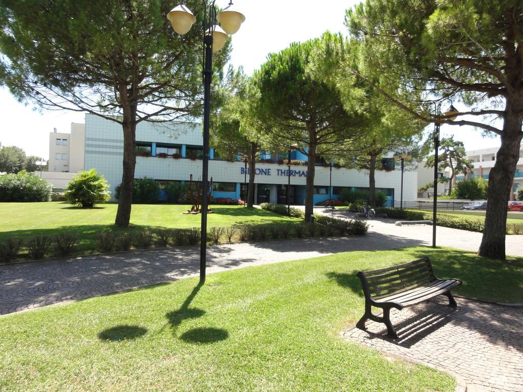 Ivana - Appartamenti Bibione Bagian luar foto
