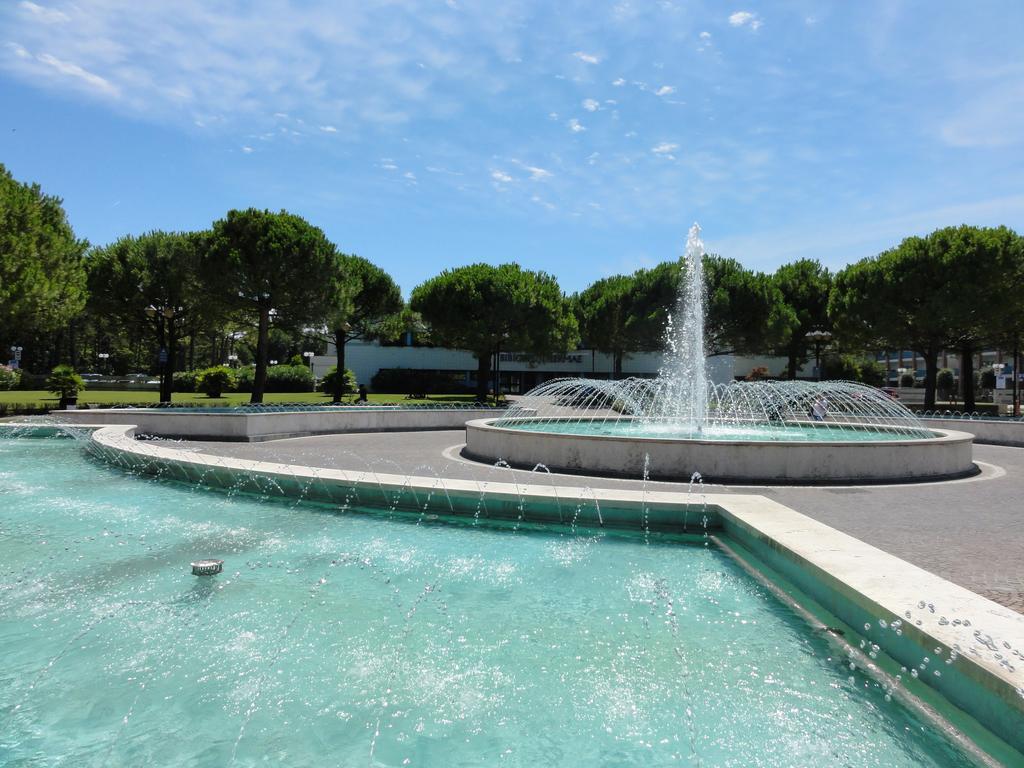 Ivana - Appartamenti Bibione Bagian luar foto